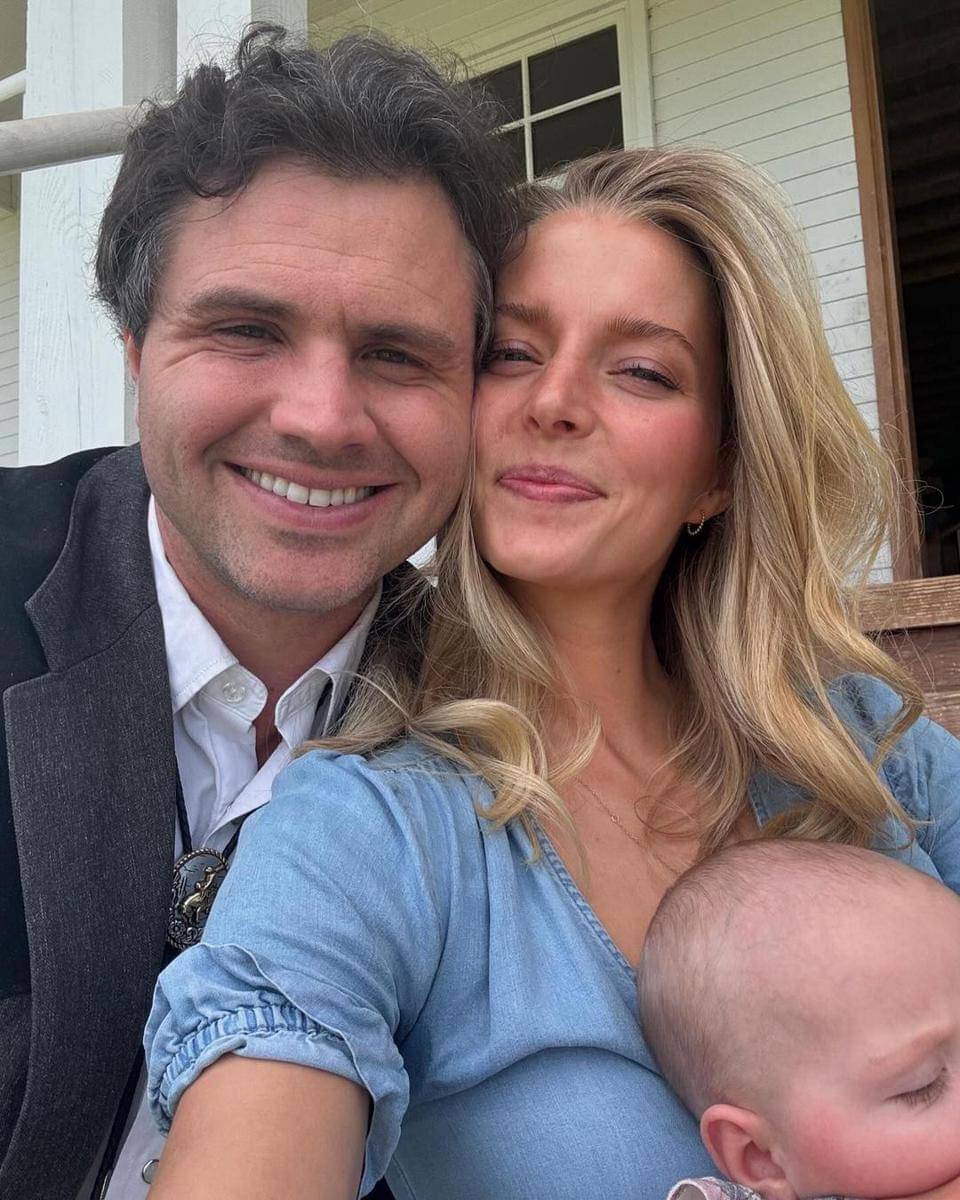 Instagram.com/ballerinafarm